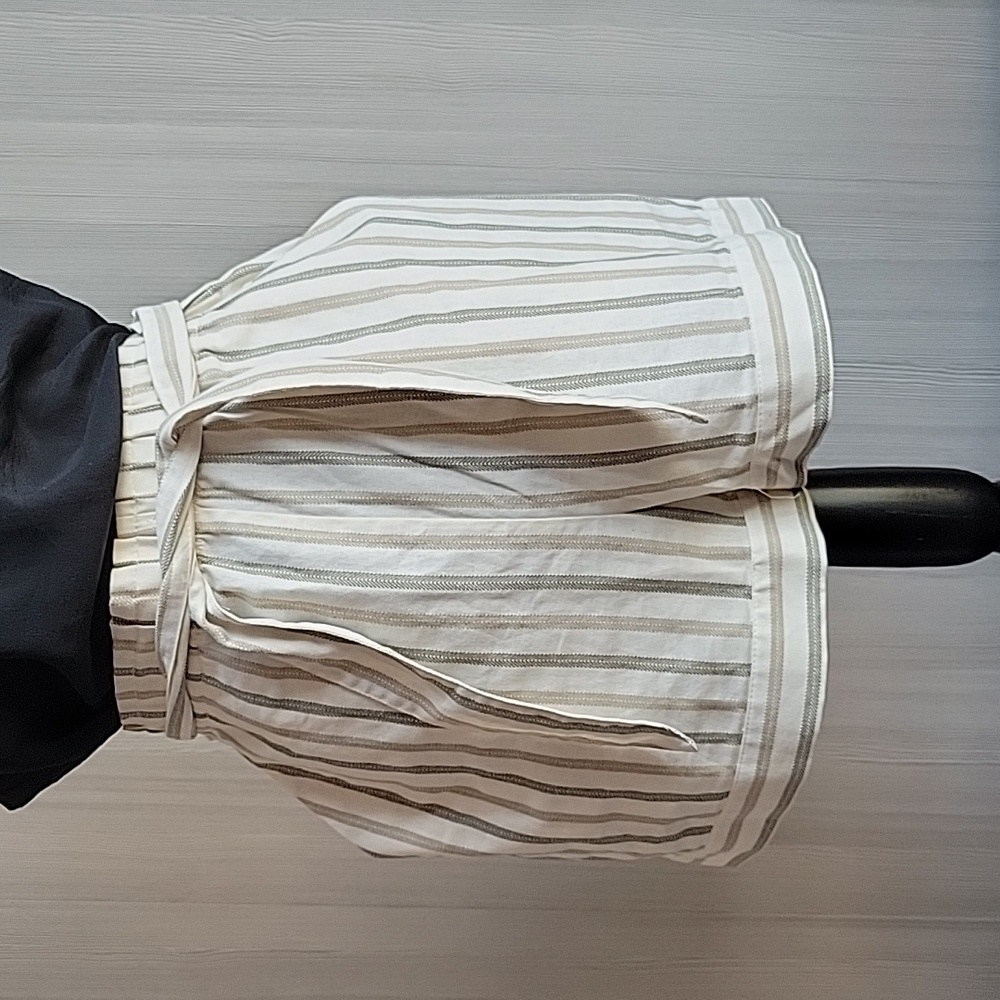 BCBGeneration Paperbag Belted Herringbone Shorts Size Medium